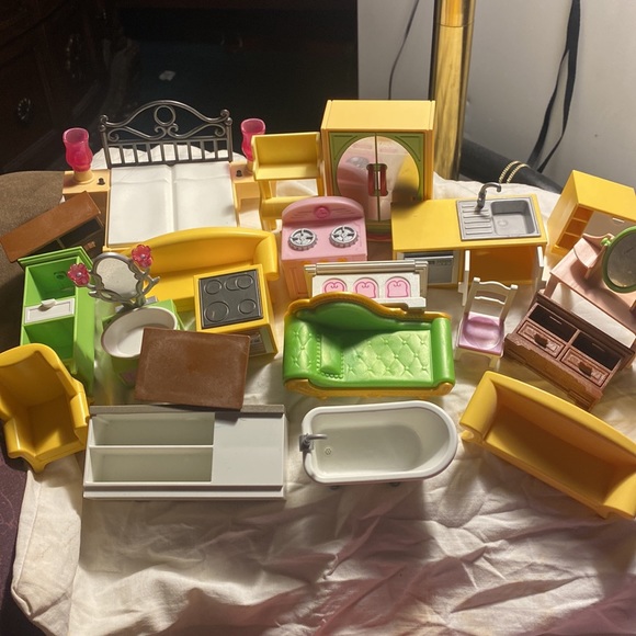 - Bundle of  128 Calico critters item - Picture 13 of 16